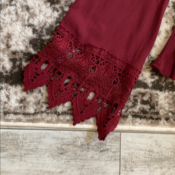 Off the shoulder long sleeve - Picture 2 of 2